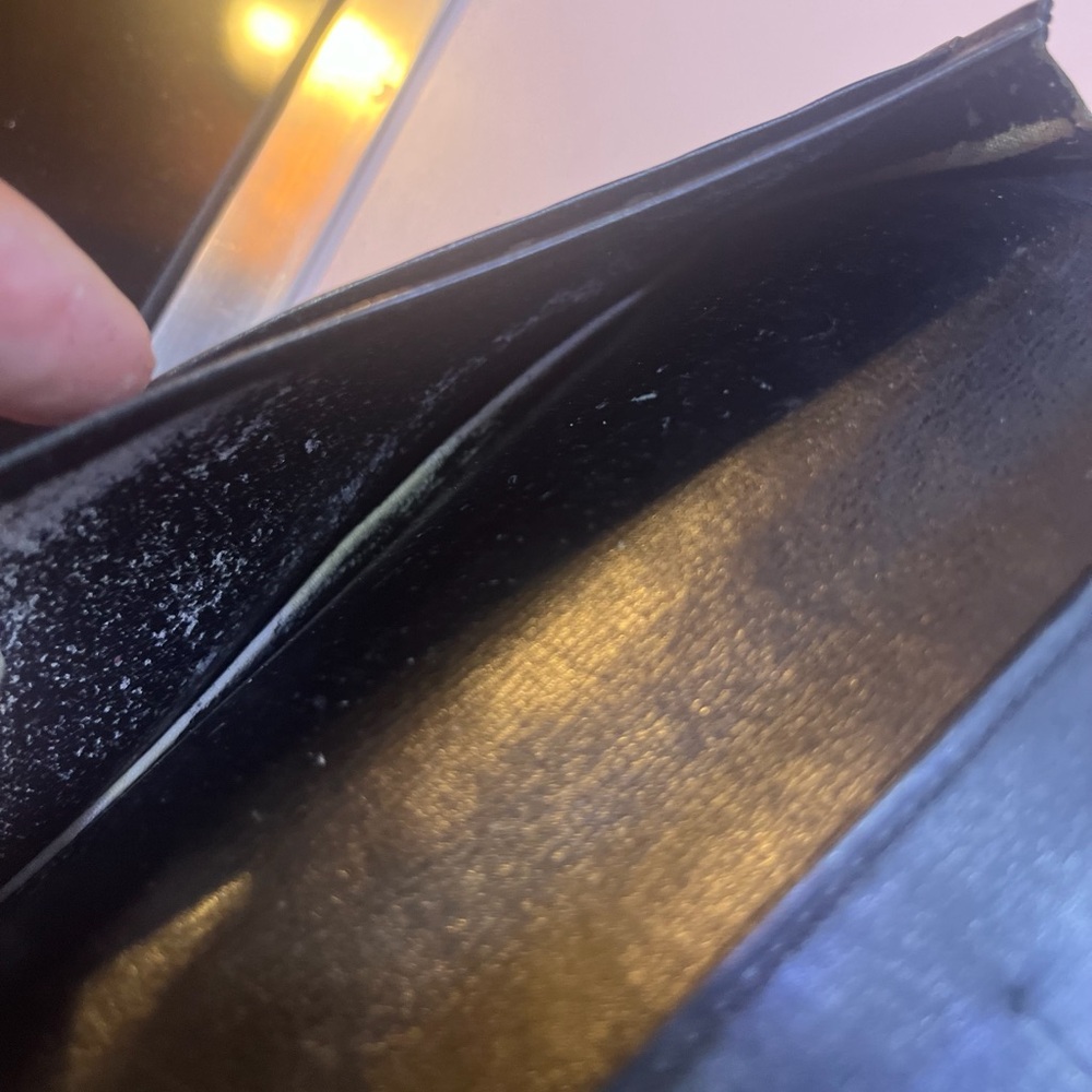 Louis Vuitton Black Wallet Epi Leather Wallet
LV bifold wallet LV cardholder - Picture 6 of 11